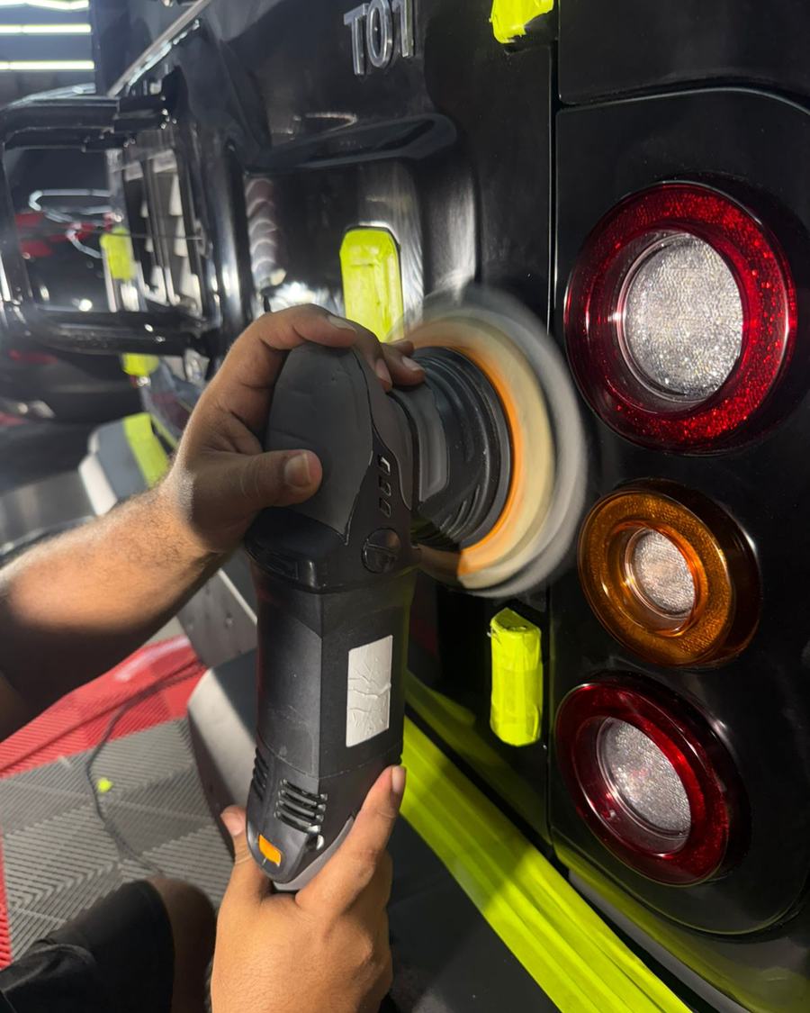 Pulimiento de Faros - Chevrolet Silverado - White Glove Panama